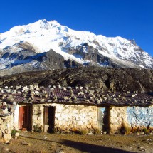 Huts on Paso Zongo with Huayna Potosi